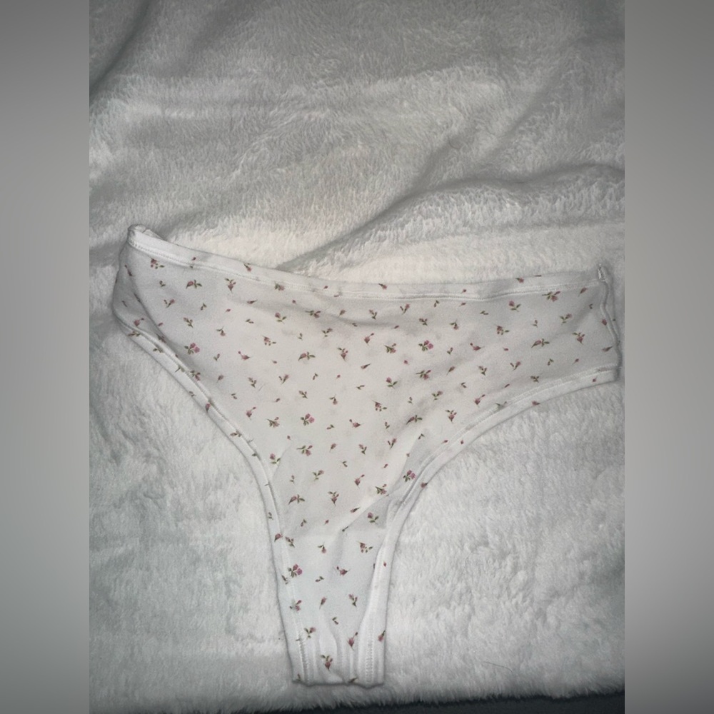 skims thong